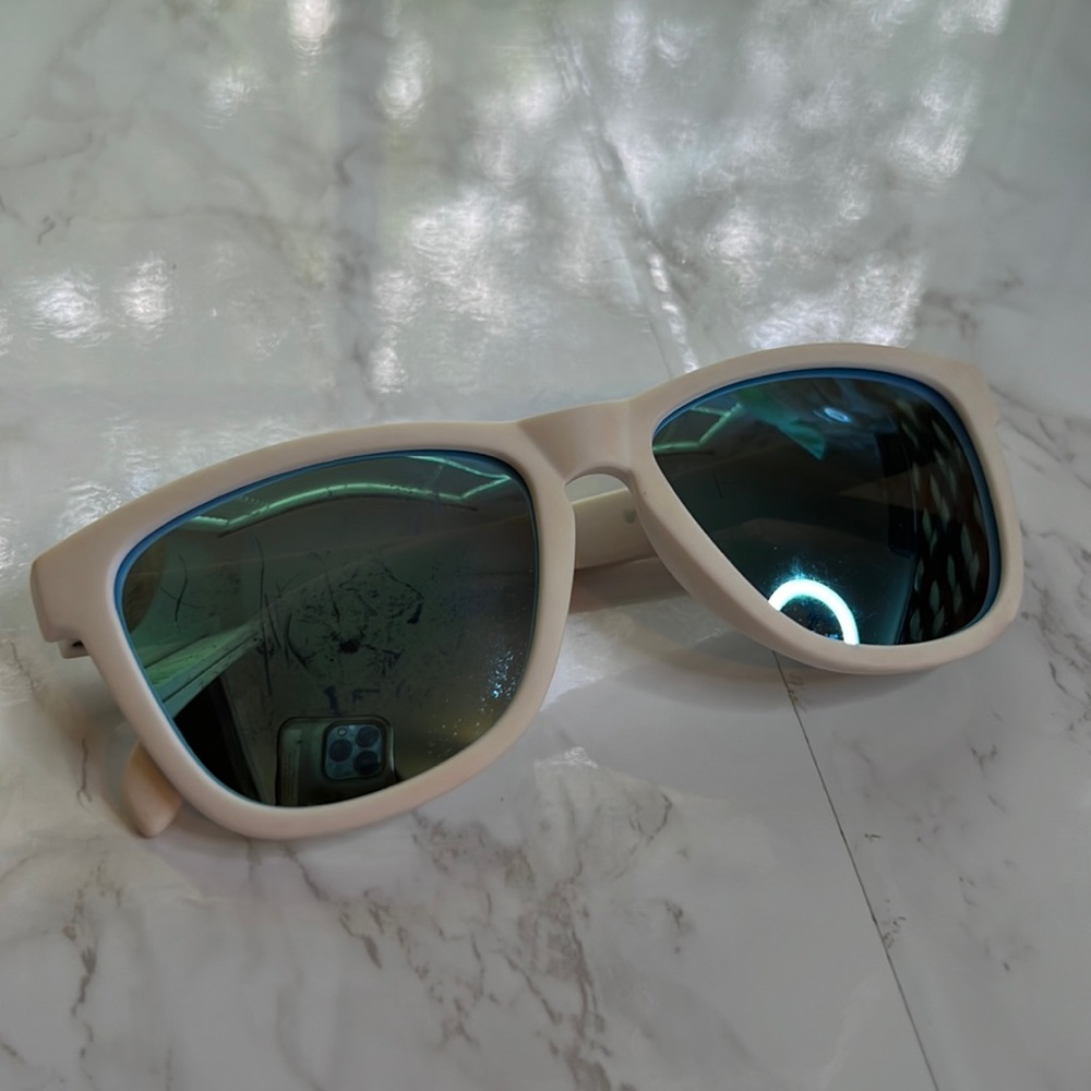 Goodr “Iced By Yetis” Sunglasses